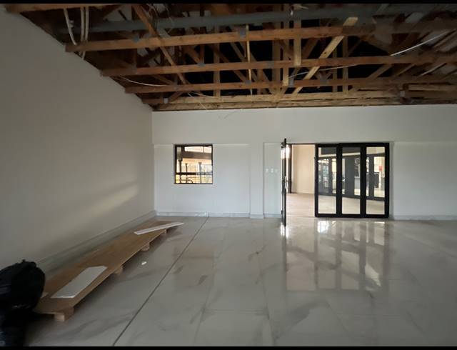 267M² OFFICE TO LET IN MEADOWDALE